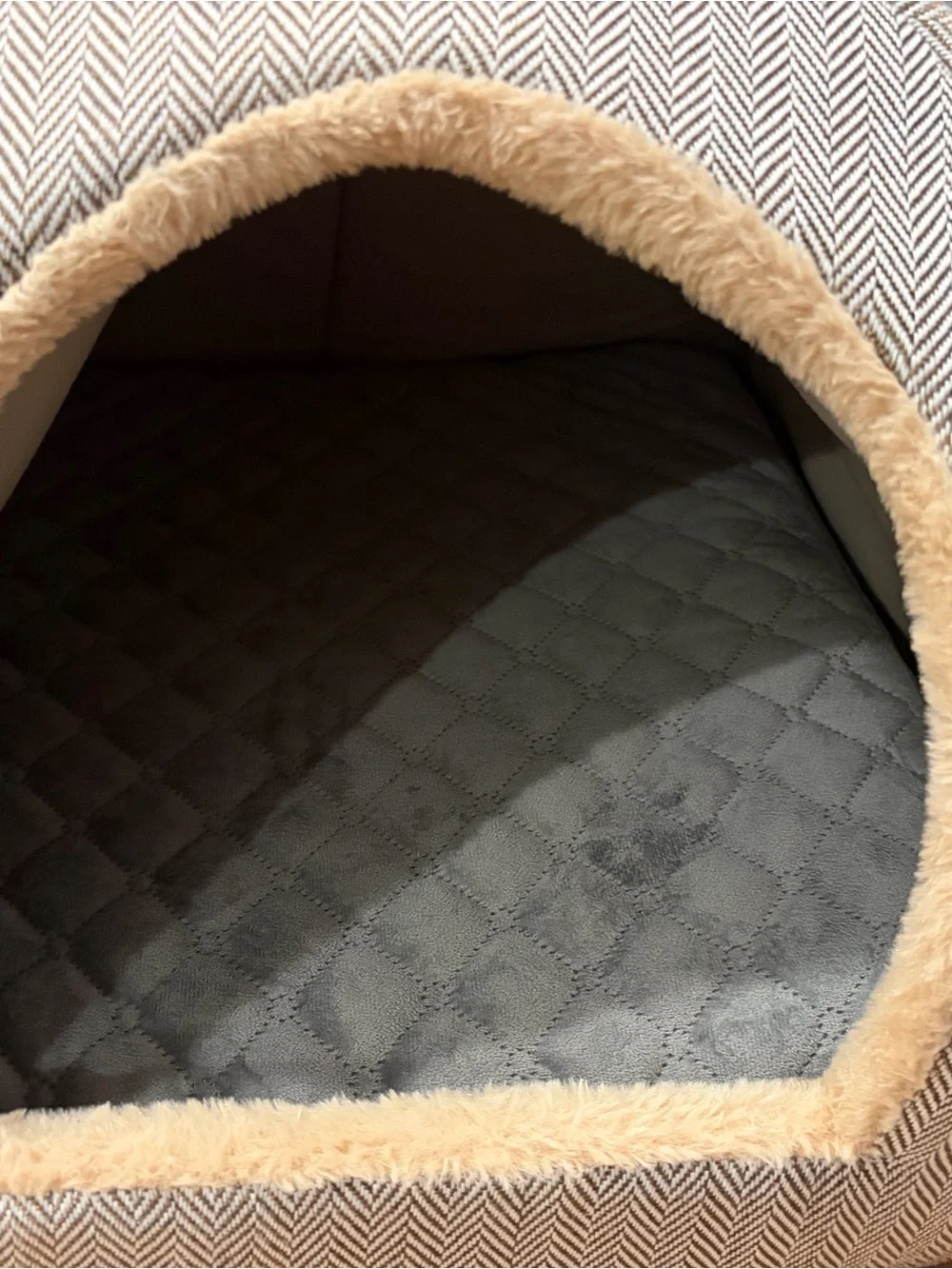 Cozy Cat or Dog Cave Bed - Plush Hideaway for Cats or Dogs